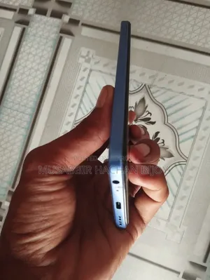 Infinix Hot 60i 128 GB Blue