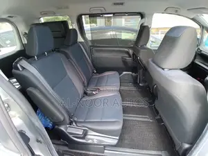 Toyota Noah 2021 Silver