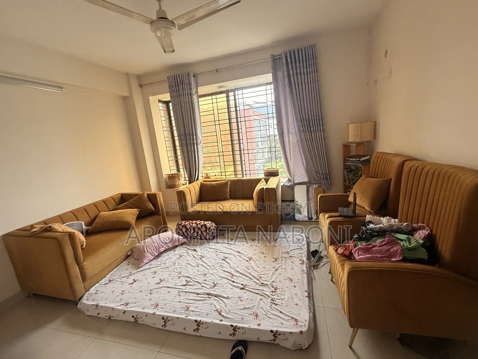 Six Pieces Sofa Set