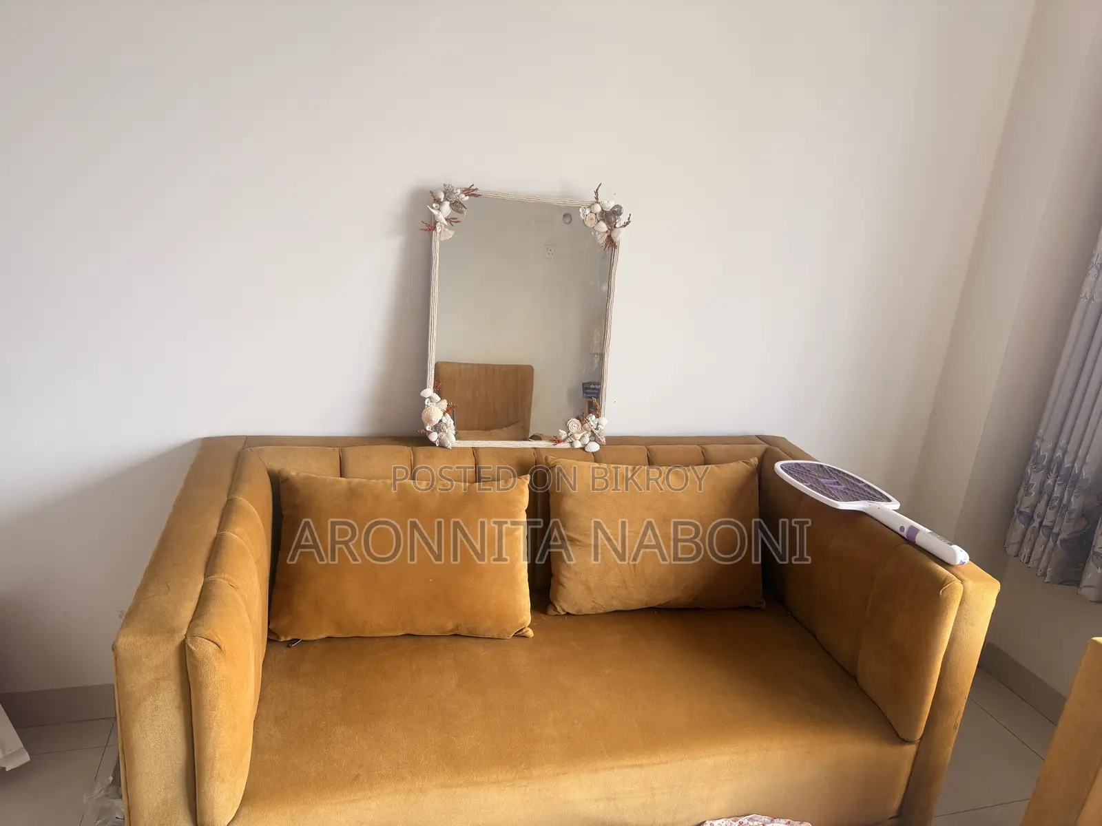 Six Pieces Sofa Set