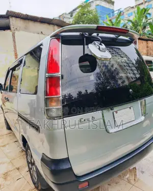 Toyota Noah 2.0 Front Wheel Drive (8 Seater) 2006 Gray
