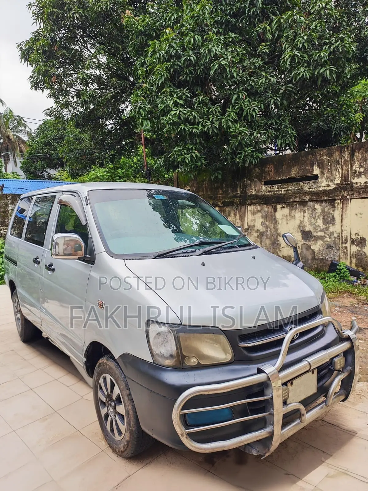 Toyota Noah 2.0 Front Wheel Drive (8 Seater) 2006 Gray