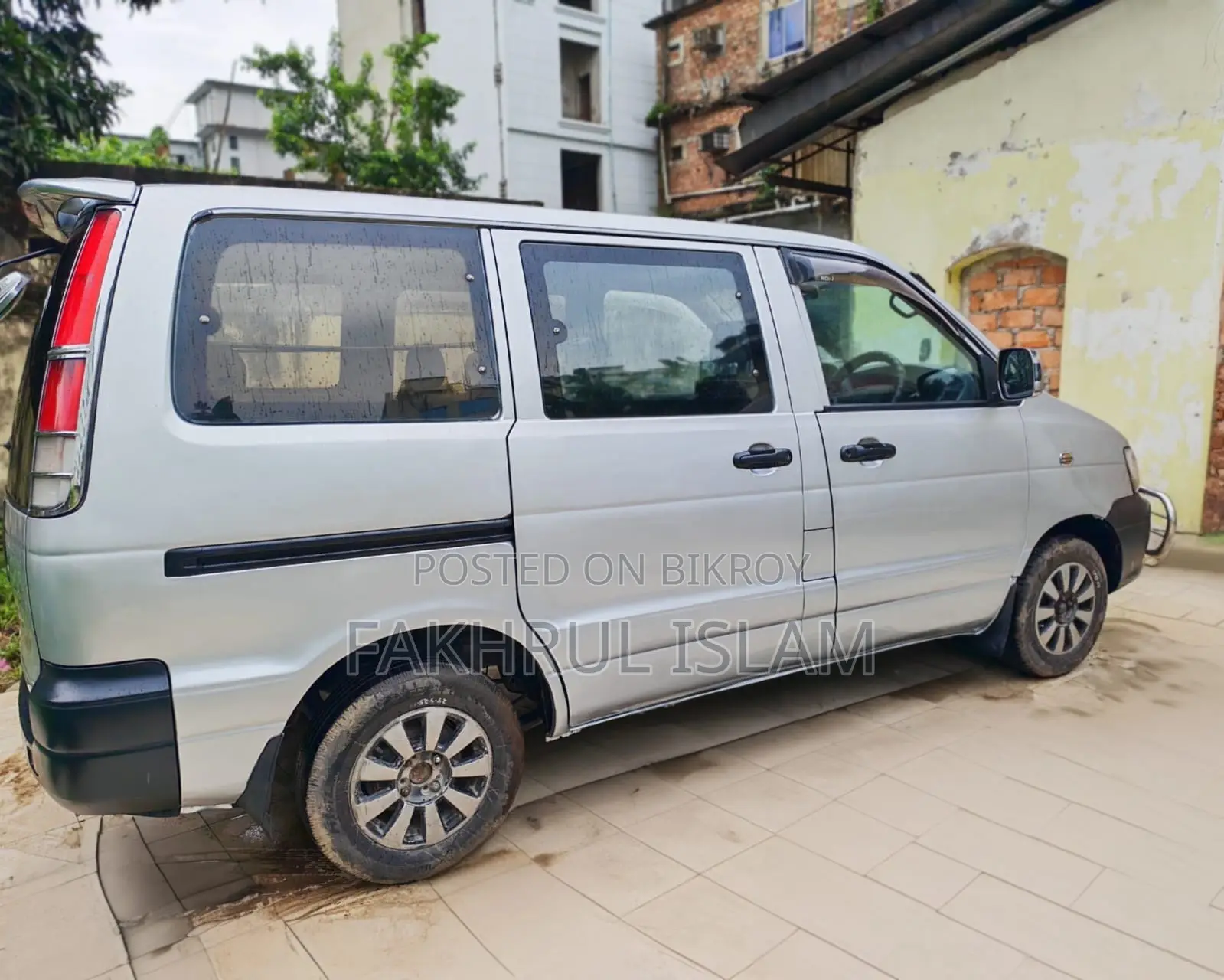 Toyota Noah 2.0 Front Wheel Drive (8 Seater) 2006 Gray