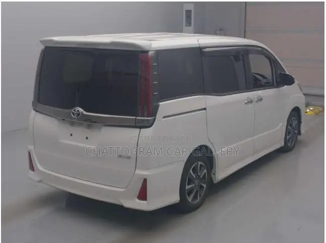 Toyota Noah 2.0 Front-Wheel Drive (7 Seater) 2021 Pearl