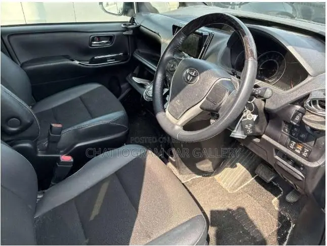 Toyota Noah 2.0 Front-Wheel Drive (7 Seater) 2021 Pearl