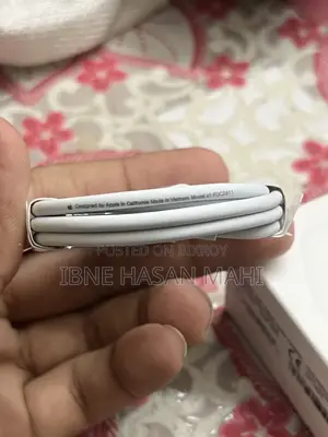 অ্যাপল অরিজিনাল ২০ ওয়াট অ্যাডাপ্টার ক্যাবল
