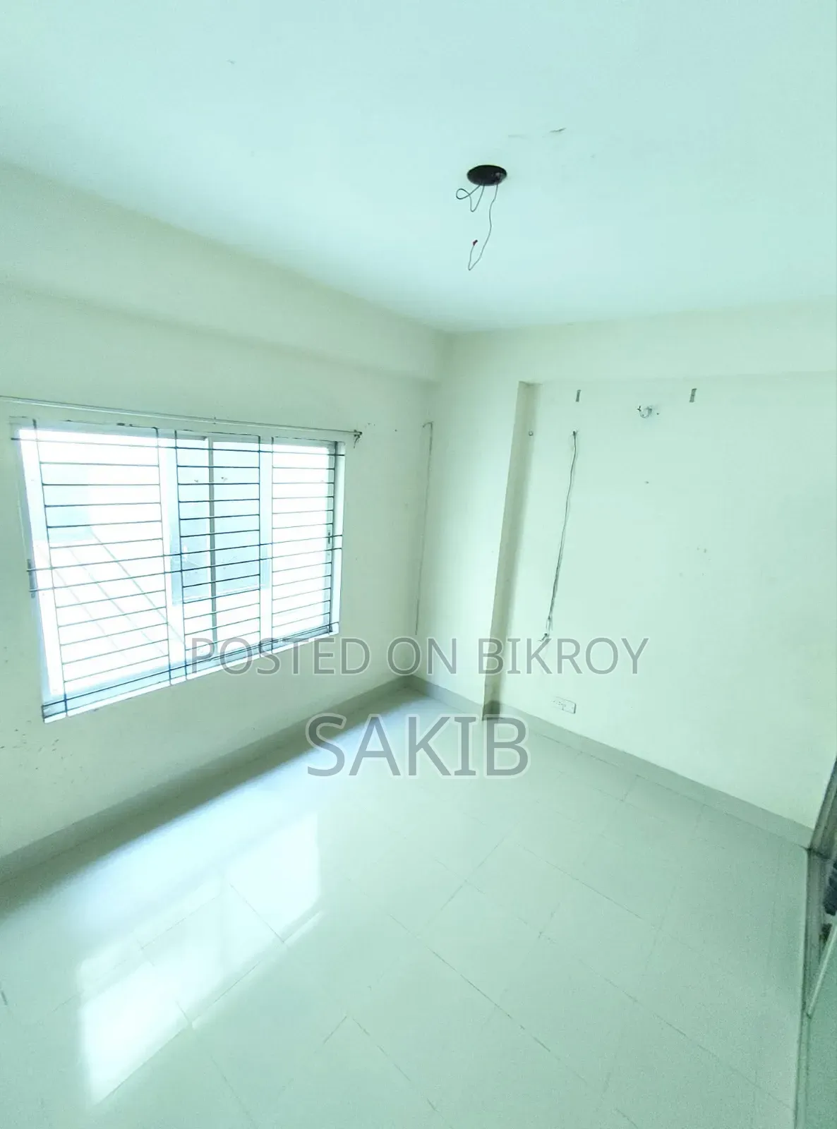 4-bedroom room and parlour in Uttara for rent
