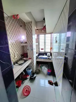 4-bedroom room and parlour in Uttara for rent