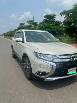 Mitsubishi Outlander 2021 Pearl