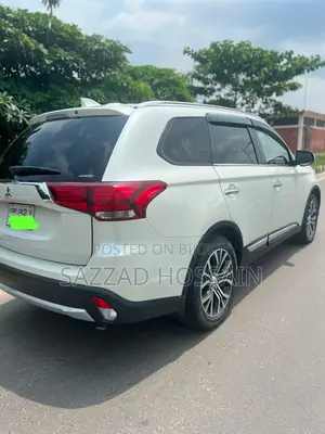 Mitsubishi Outlander 2021 Pearl