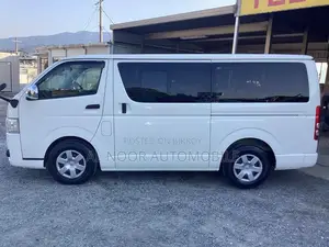Toyota HiAce 2021 White
