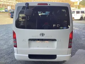 Toyota HiAce 2021 White