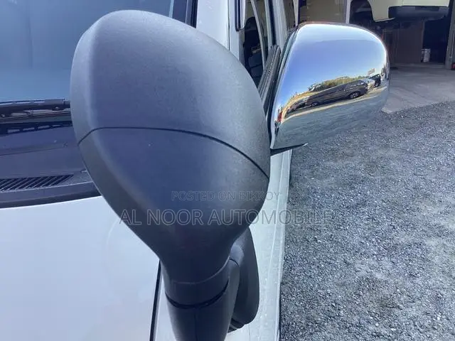 Toyota HiAce 2021 White