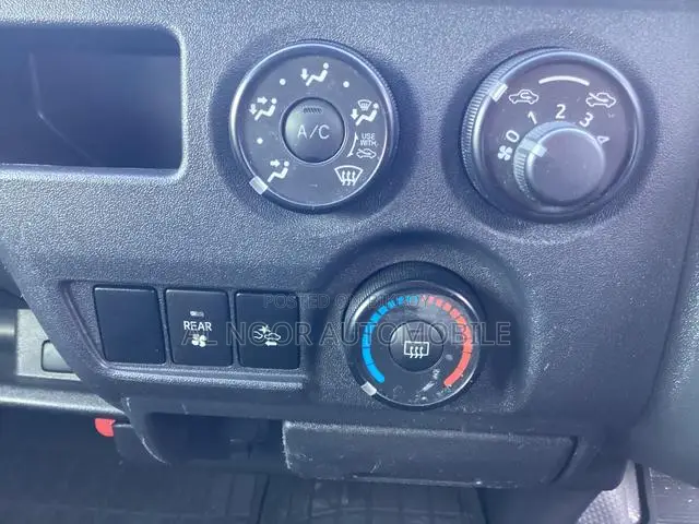 Toyota HiAce 2021 White