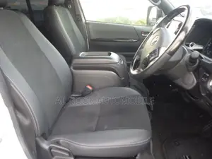 Toyota HiAce 2021 Pearl