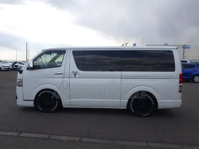 Toyota HiAce 2021 Pearl