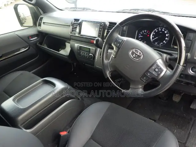 Toyota HiAce 2021 Pearl