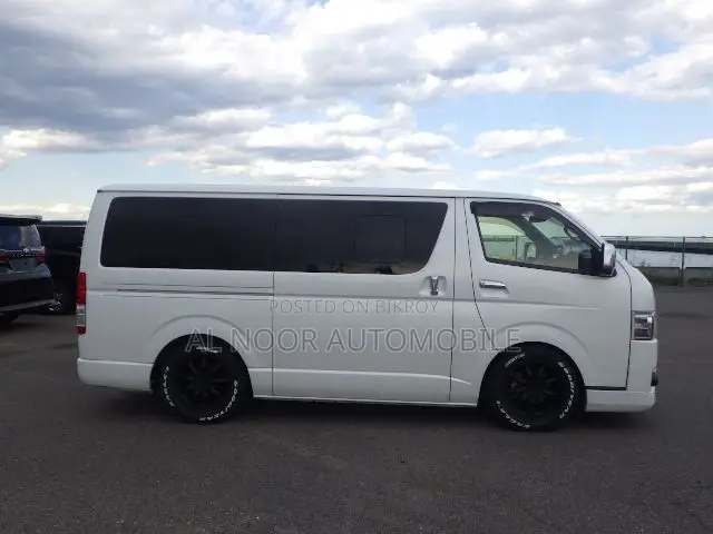 Toyota HiAce 2021 Pearl