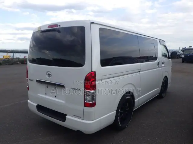 Toyota HiAce 2021 Pearl