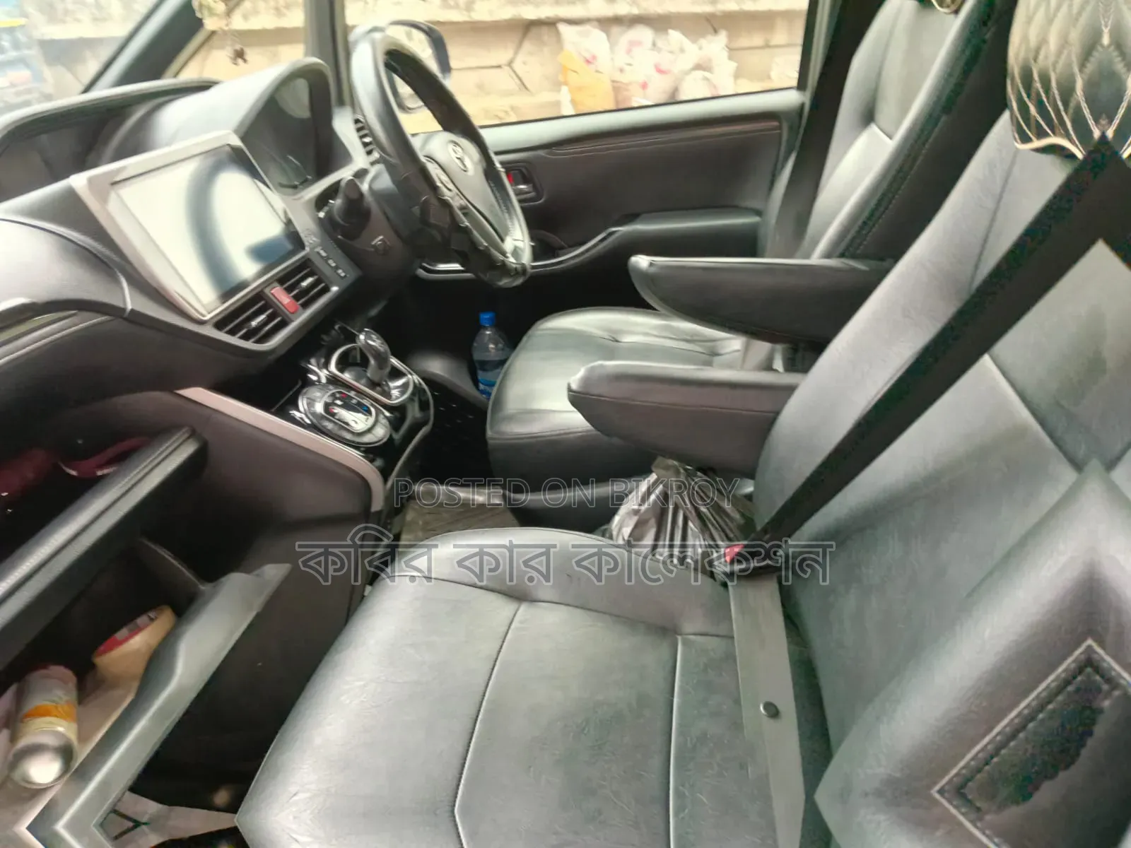 Toyota Esquire 2017 Black