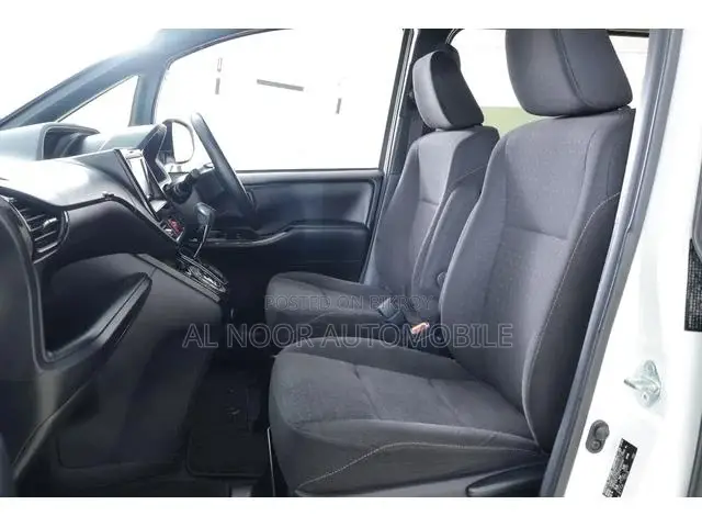 Toyota Noah 2021 Pearl