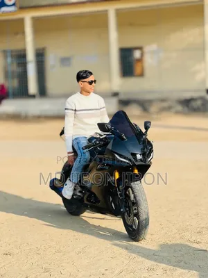 ইয়ামাহা ২০২৩ ব্ল্যাক