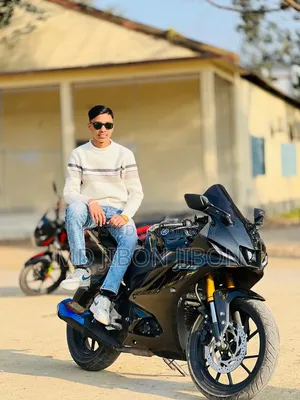 ইয়ামাহা ২০২৩ ব্ল্যাক