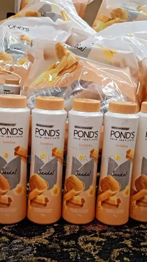 Ponds Radiance Sandal Talc 19gm Instant Glowing Skin Powder
