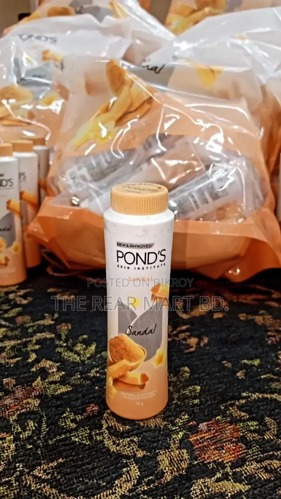 Ponds Radiance Sandal Talc 19gm Instant Glowing Skin Powder