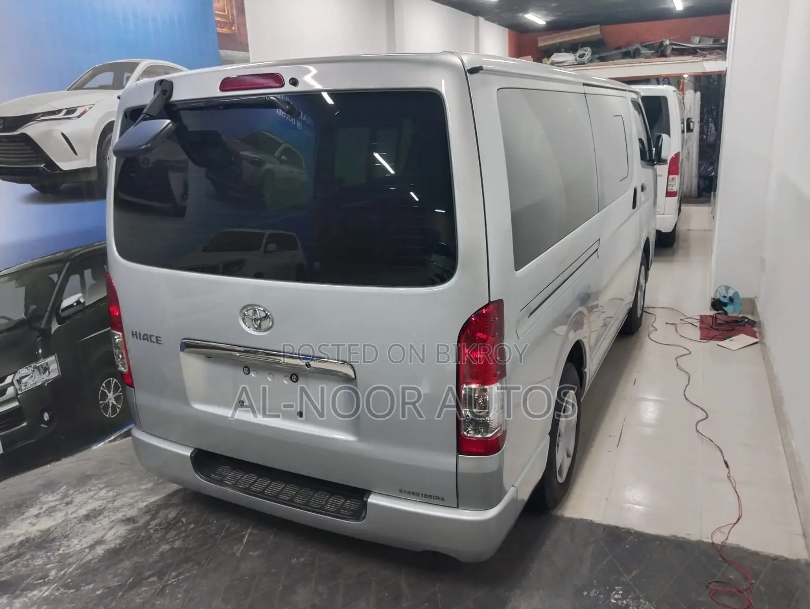 Toyota HiAce 2021 Silver