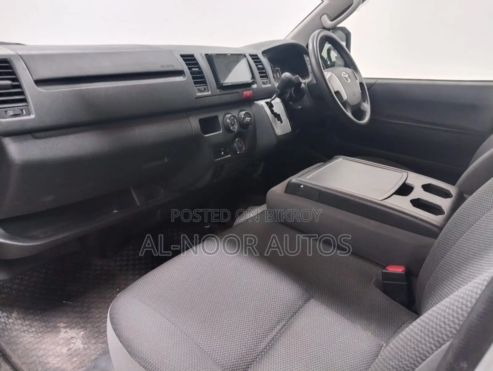 Toyota HiAce 2021 Silver