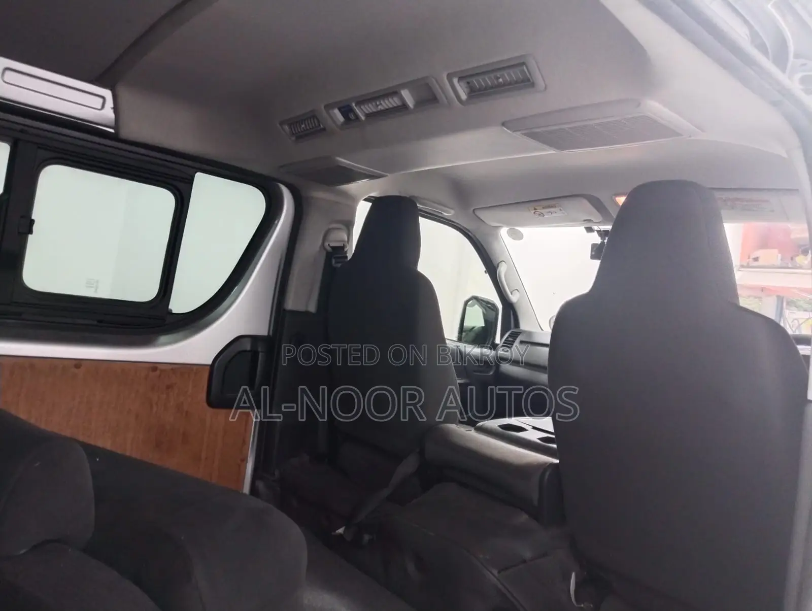 Toyota HiAce 2021 Silver