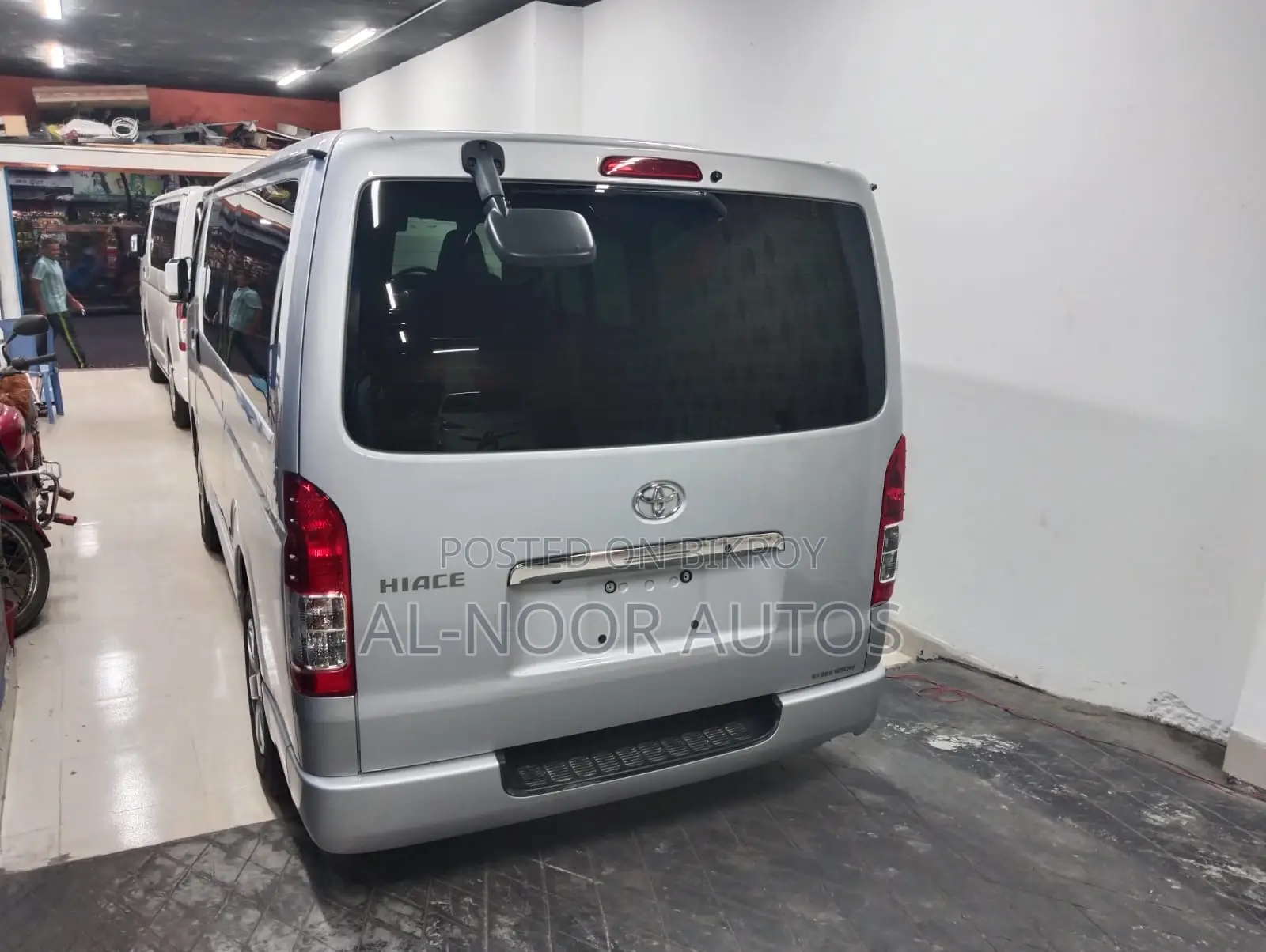 Toyota HiAce 2021 Silver