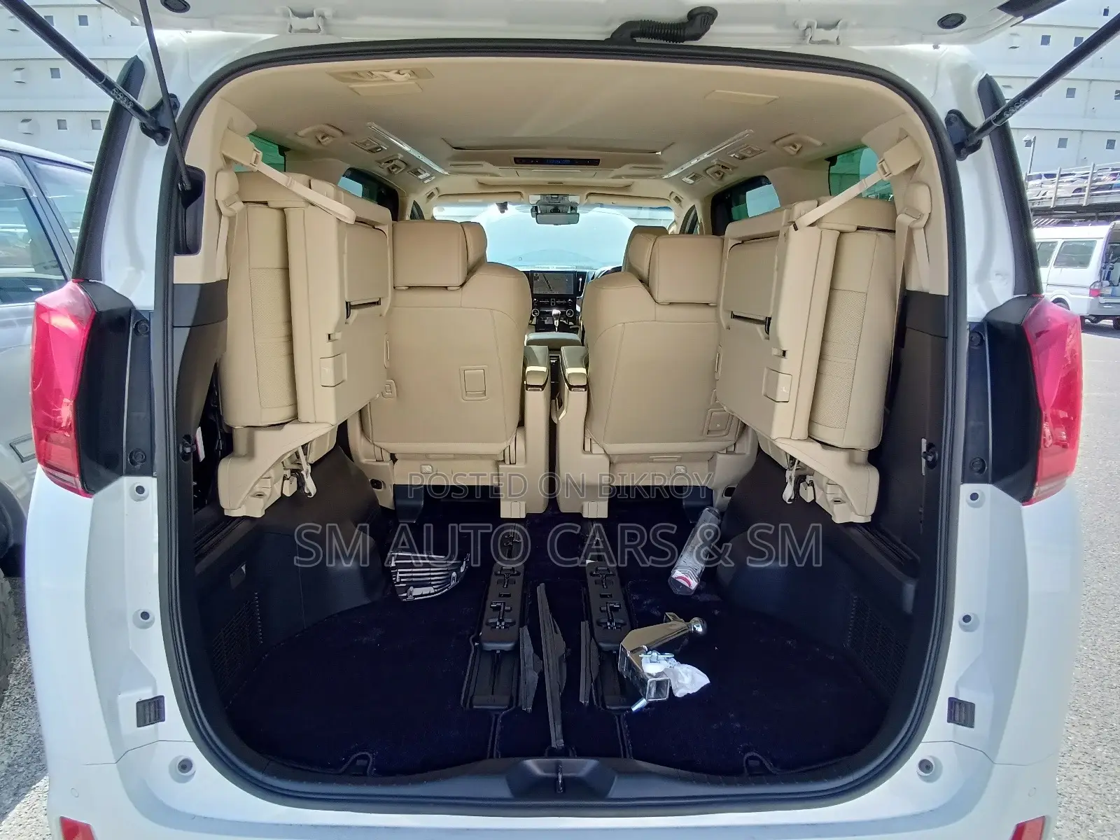 Toyota Alphard 2.5 Hybrid AWD 2023 Pearl