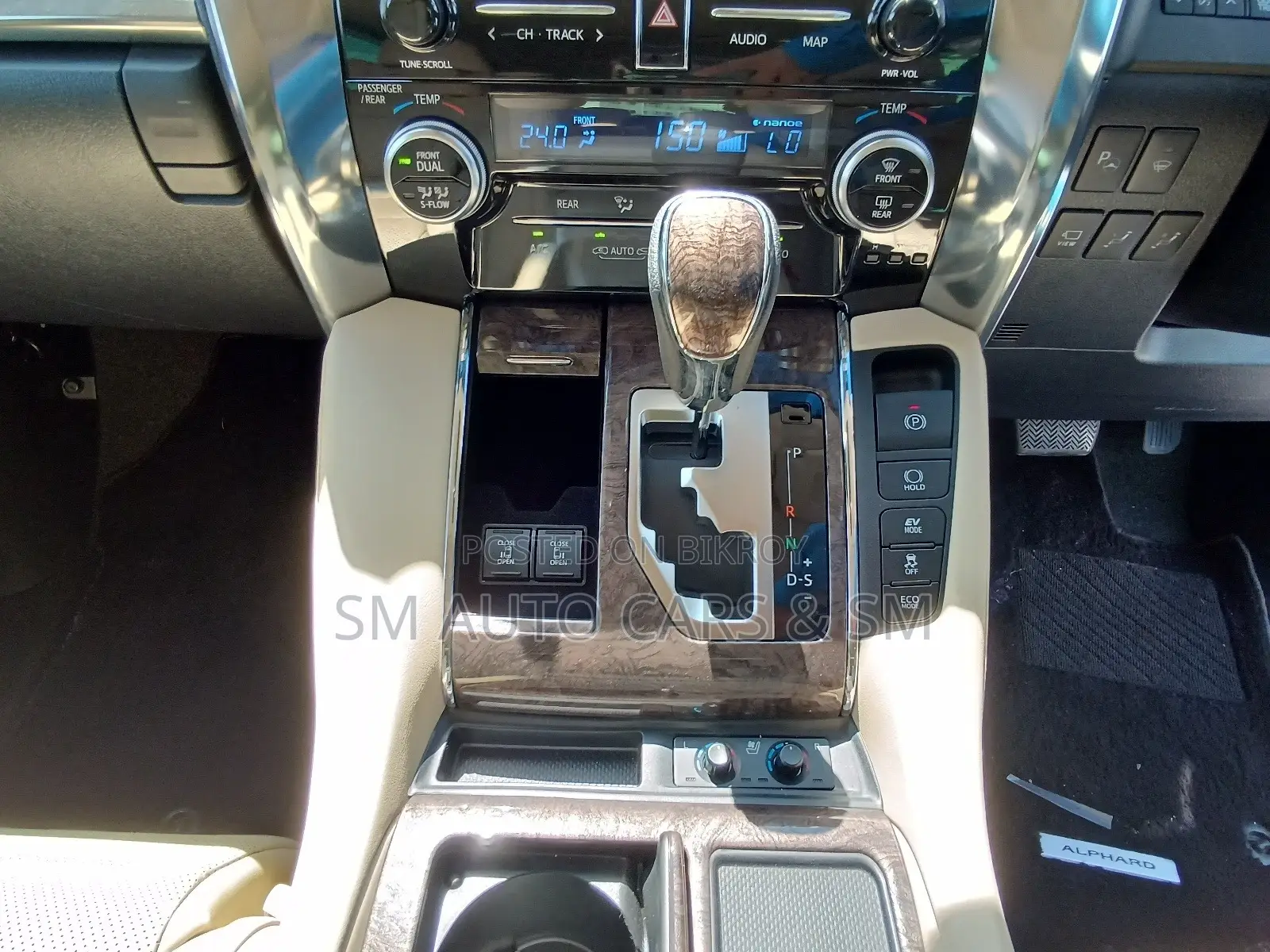 Toyota Alphard 2.5 Hybrid AWD 2023 Pearl