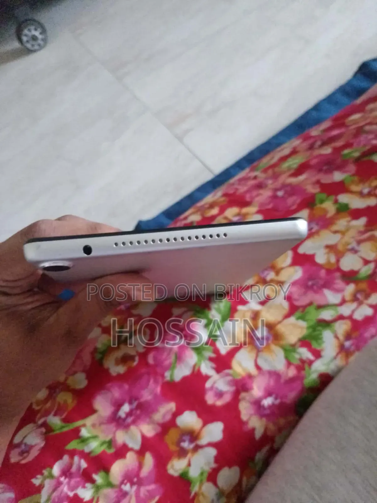 Walton 4 GB White