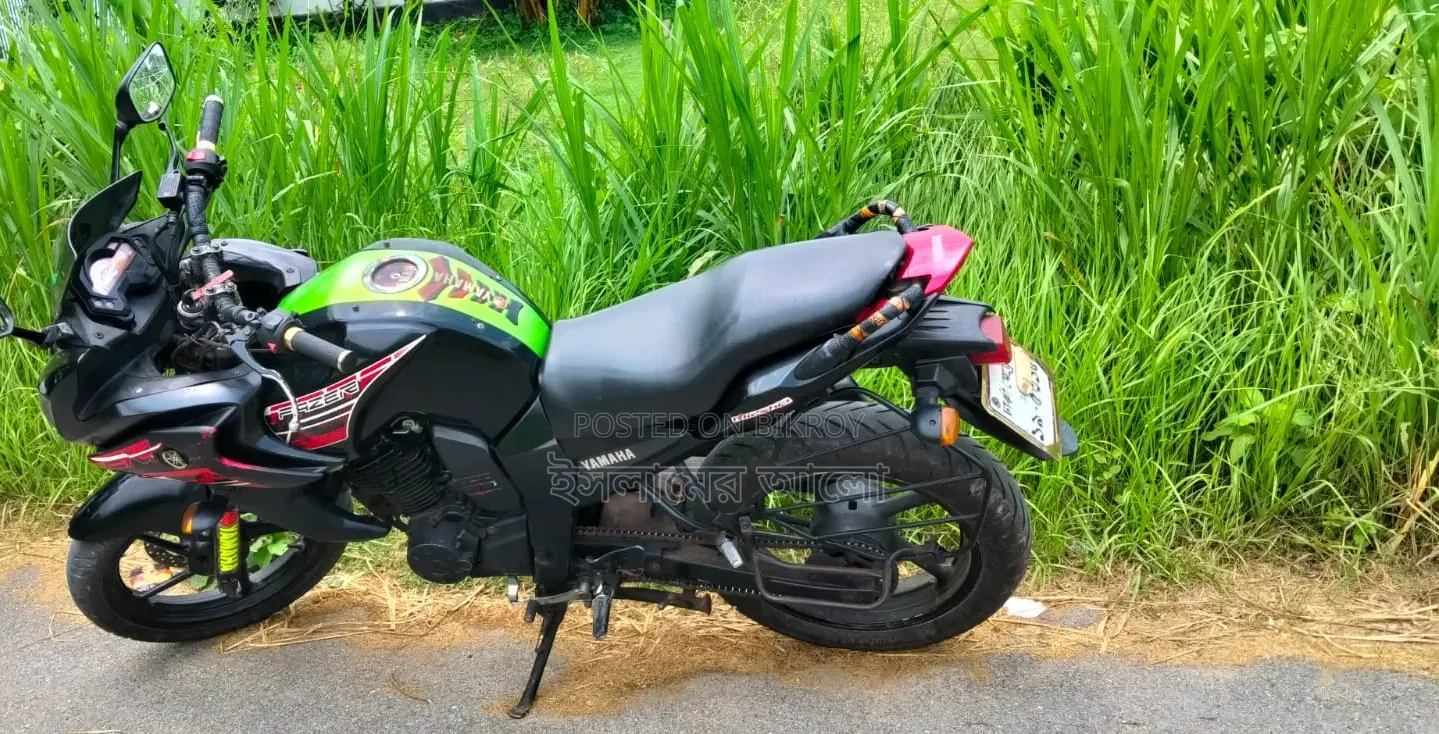 ইয়ামাহা এফজেড ২০১০ কালো