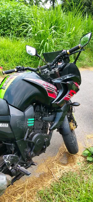 ইয়ামাহা এফজেড ২০১০ কালো