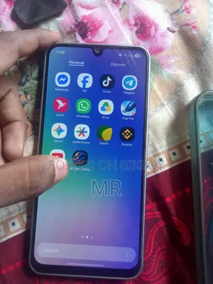 Samsung Galaxy F16 128 GB Gold