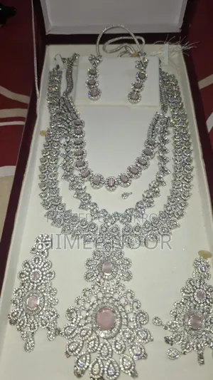 Stone Setting Necklace Set for Urgent Sell.