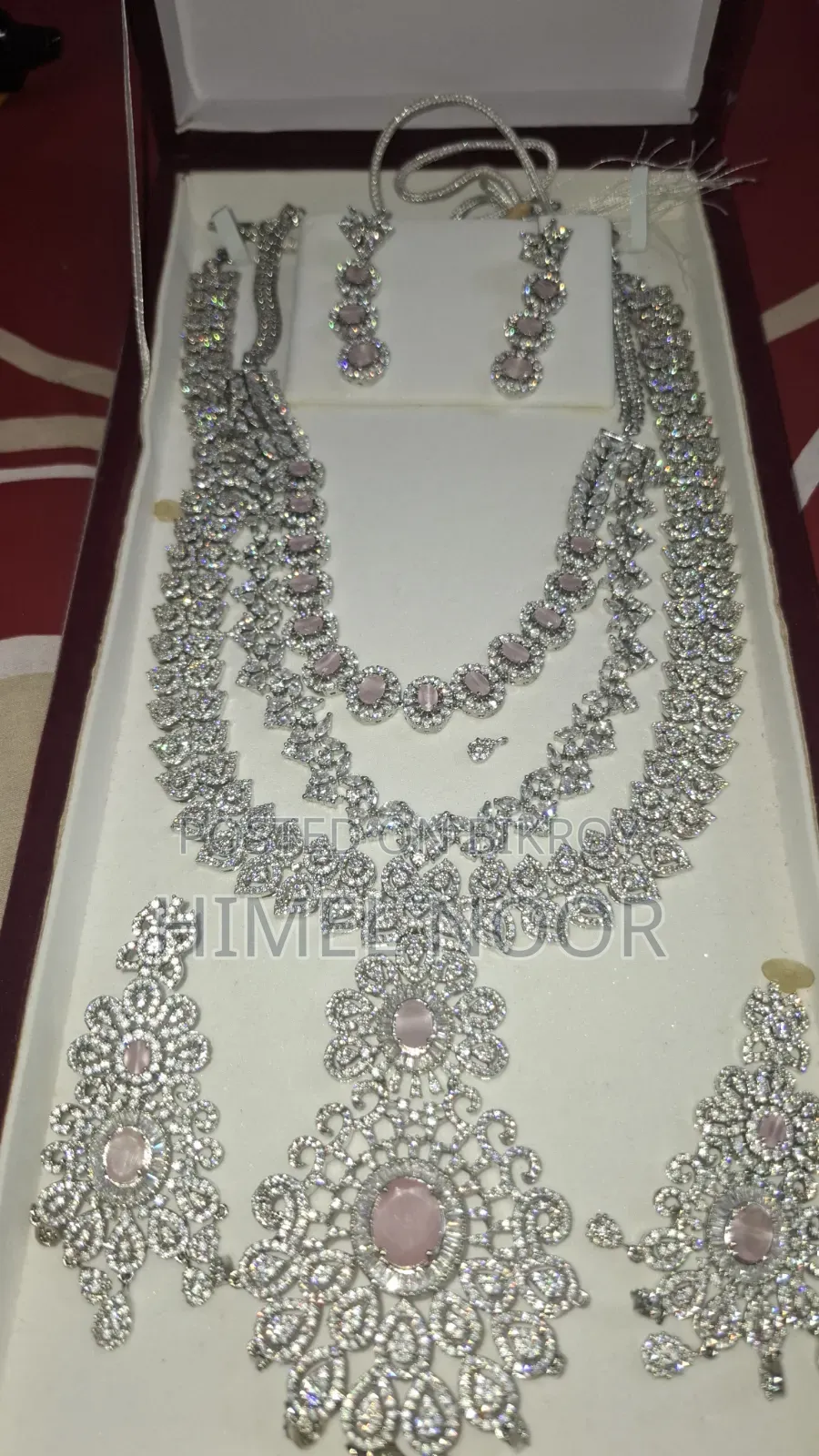 Stone Setting Necklace Set for Urgent Sell.