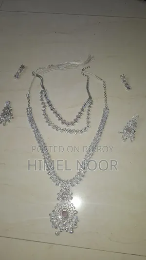 Stone Setting Necklace Set for Urgent Sell.