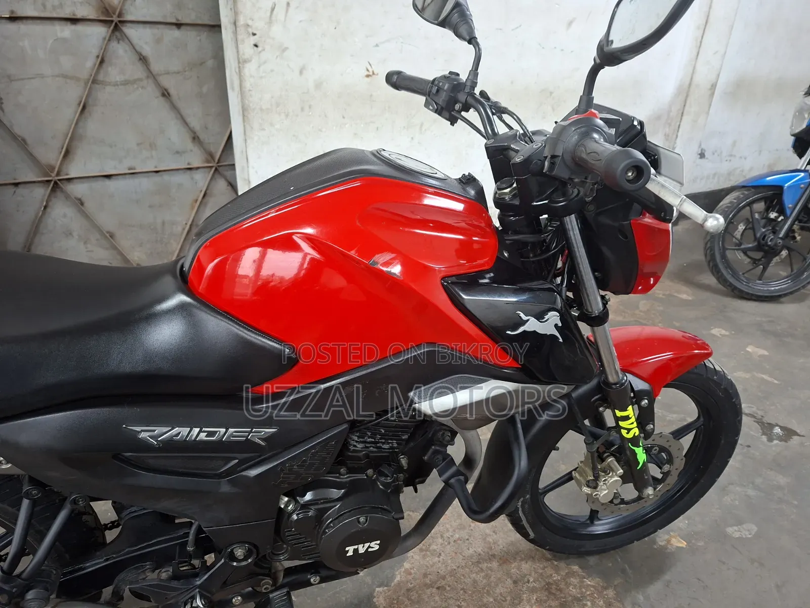 TVS Raider 125 2022 Red