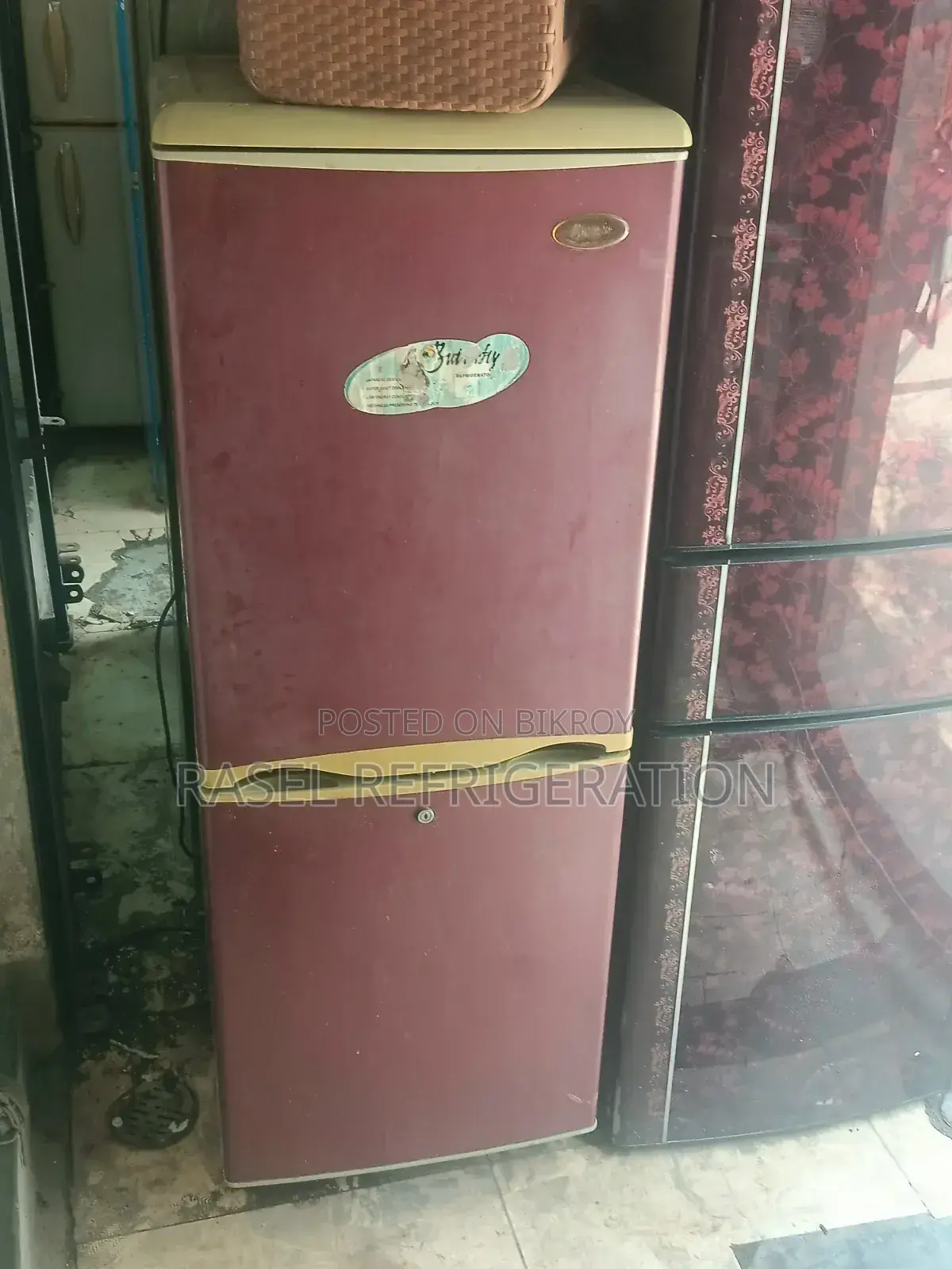 নীচে ডিপ 14 CFT রানিং Lg ফিরিজ বিক্রি করা হবে।