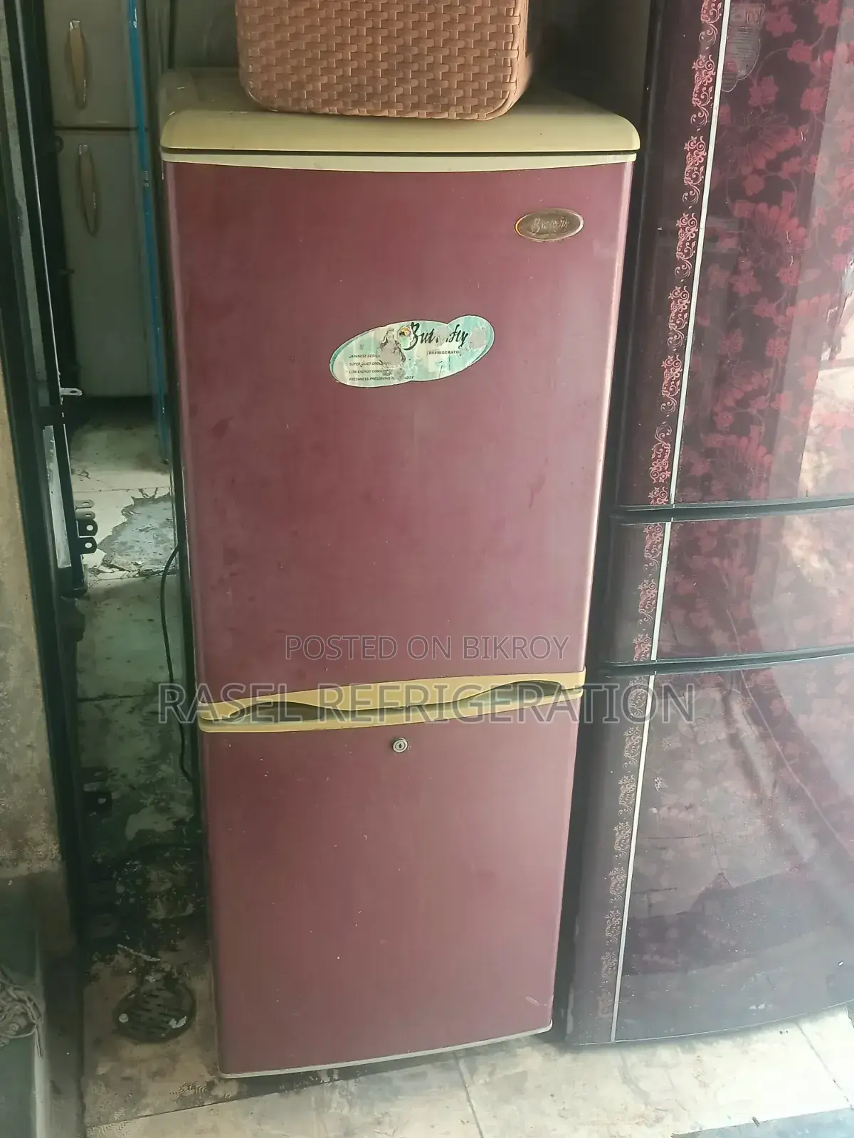 নীচে ডিপ 14 CFT রানিং Lg ফিরিজ বিক্রি করা হবে।