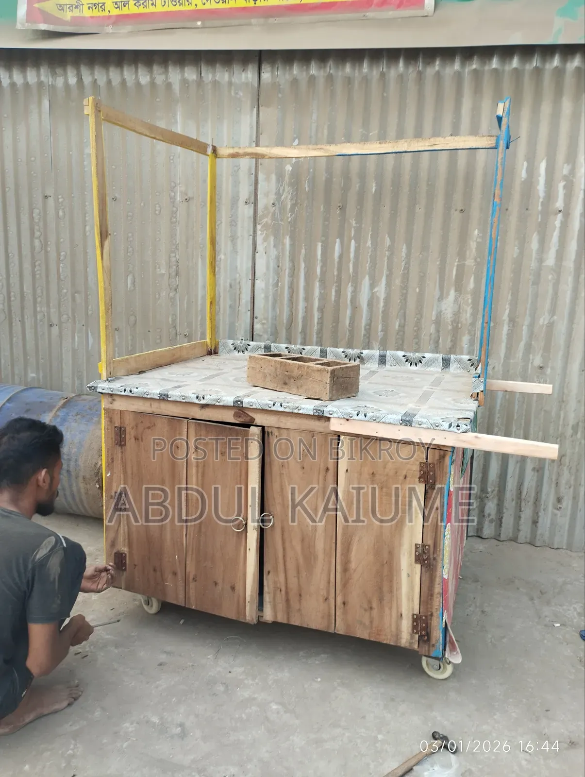 Wooden van cart, with wheels