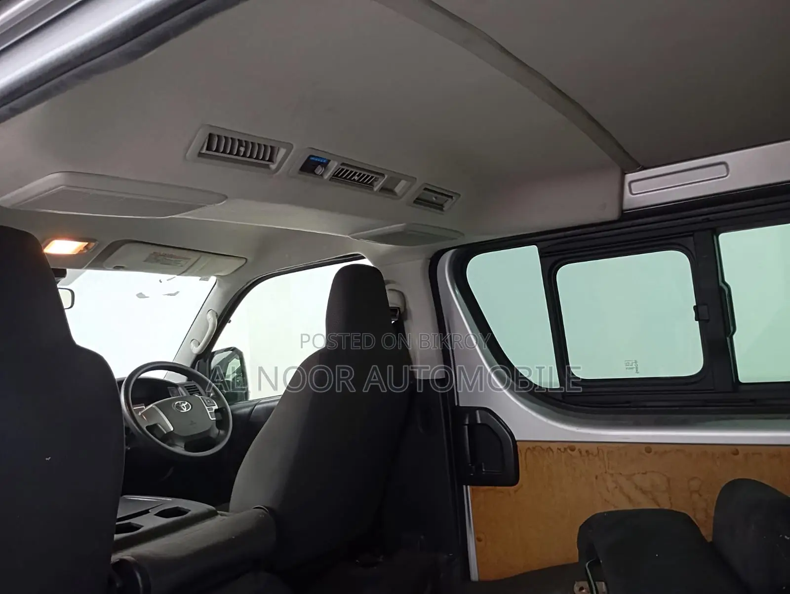 Toyota HiAce 2021 Silver