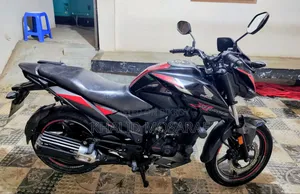 হোন্ডা এক্স-ব্লেড ১৬০ ২০১৯ কালো
