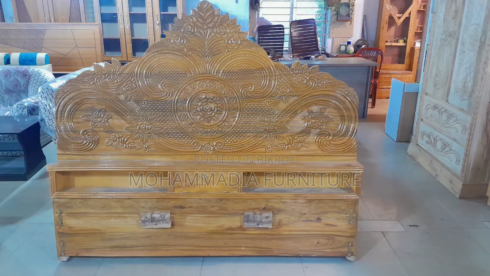 আকাশি কাঠের ফুল বক্স খাট