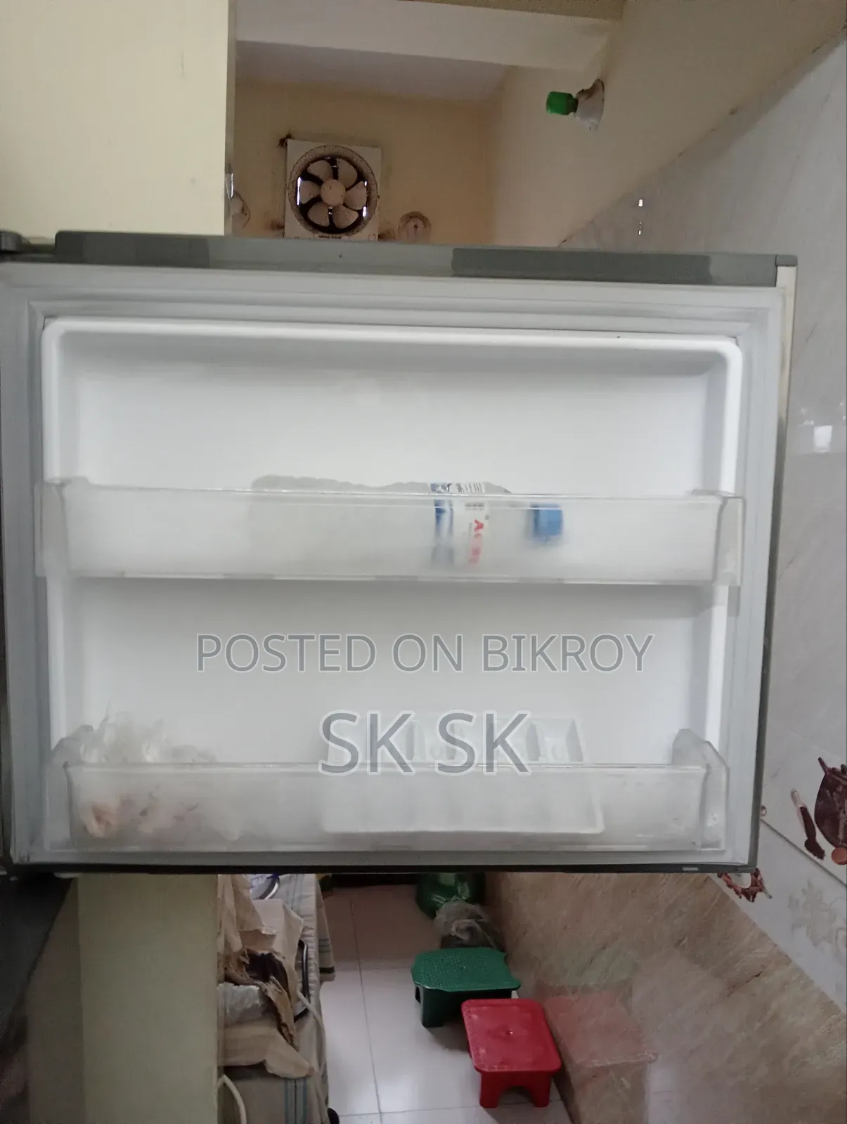 Lg Refrigerator, bought from original Lg showroom, 100% good, no problems